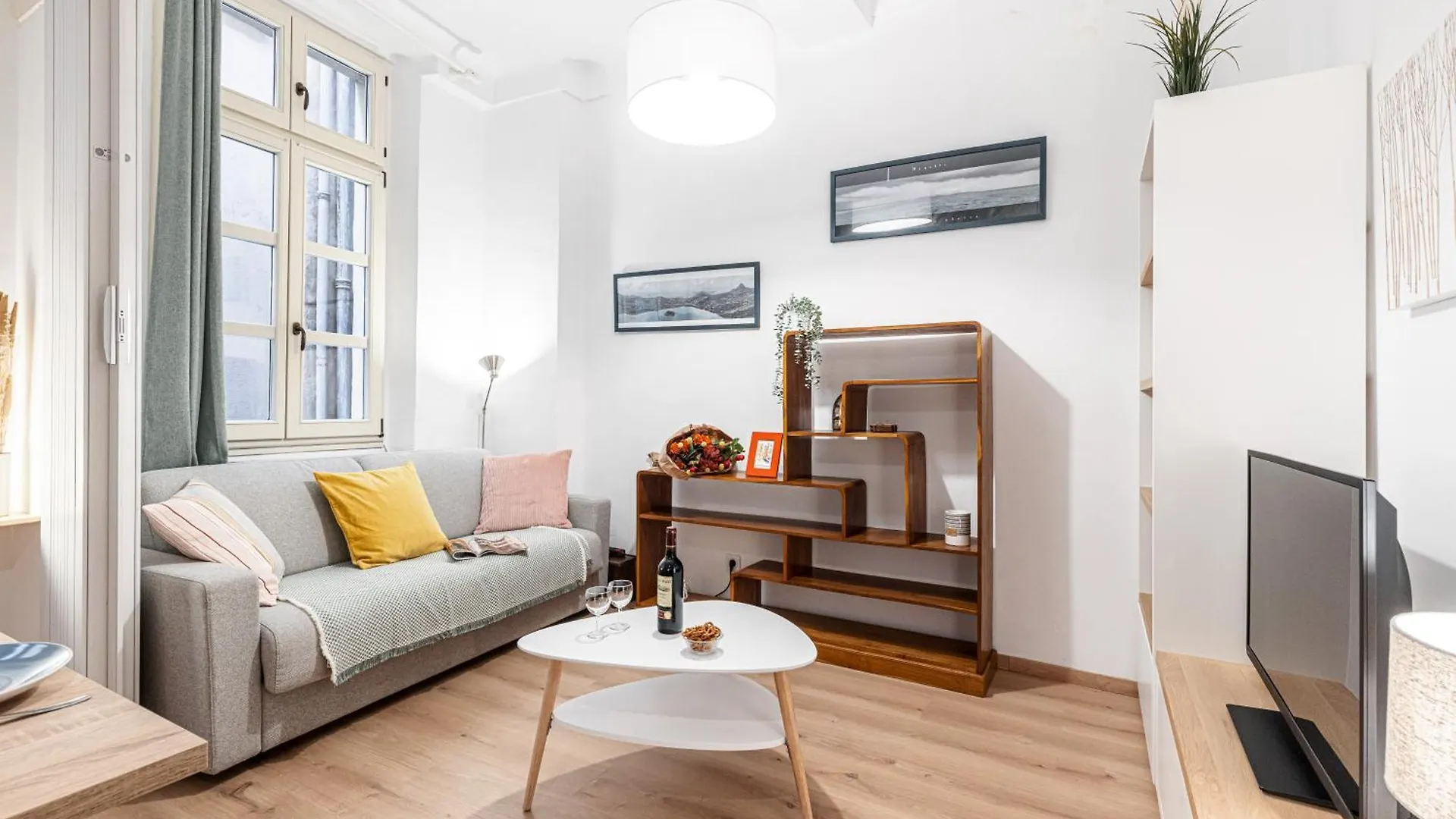 Feel Home - Poissonnerie Nice Daire